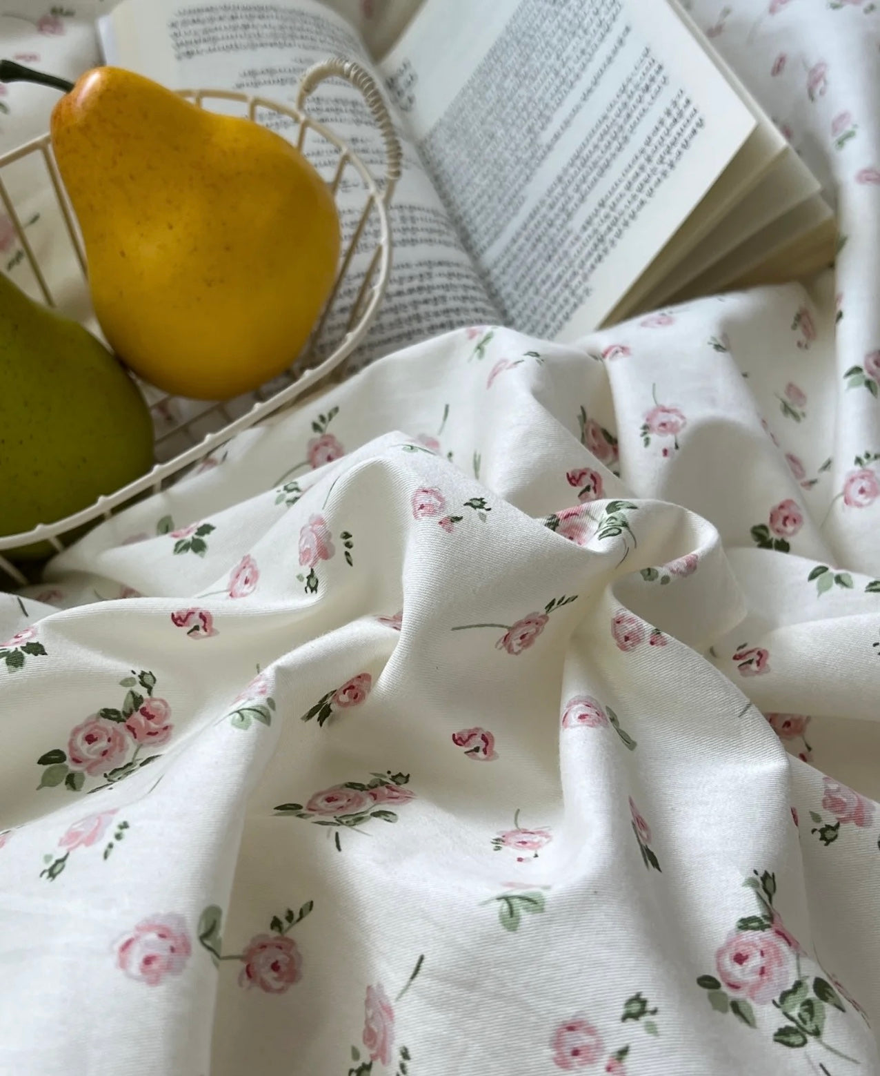 Hermosa Roses Duvet Cover Set