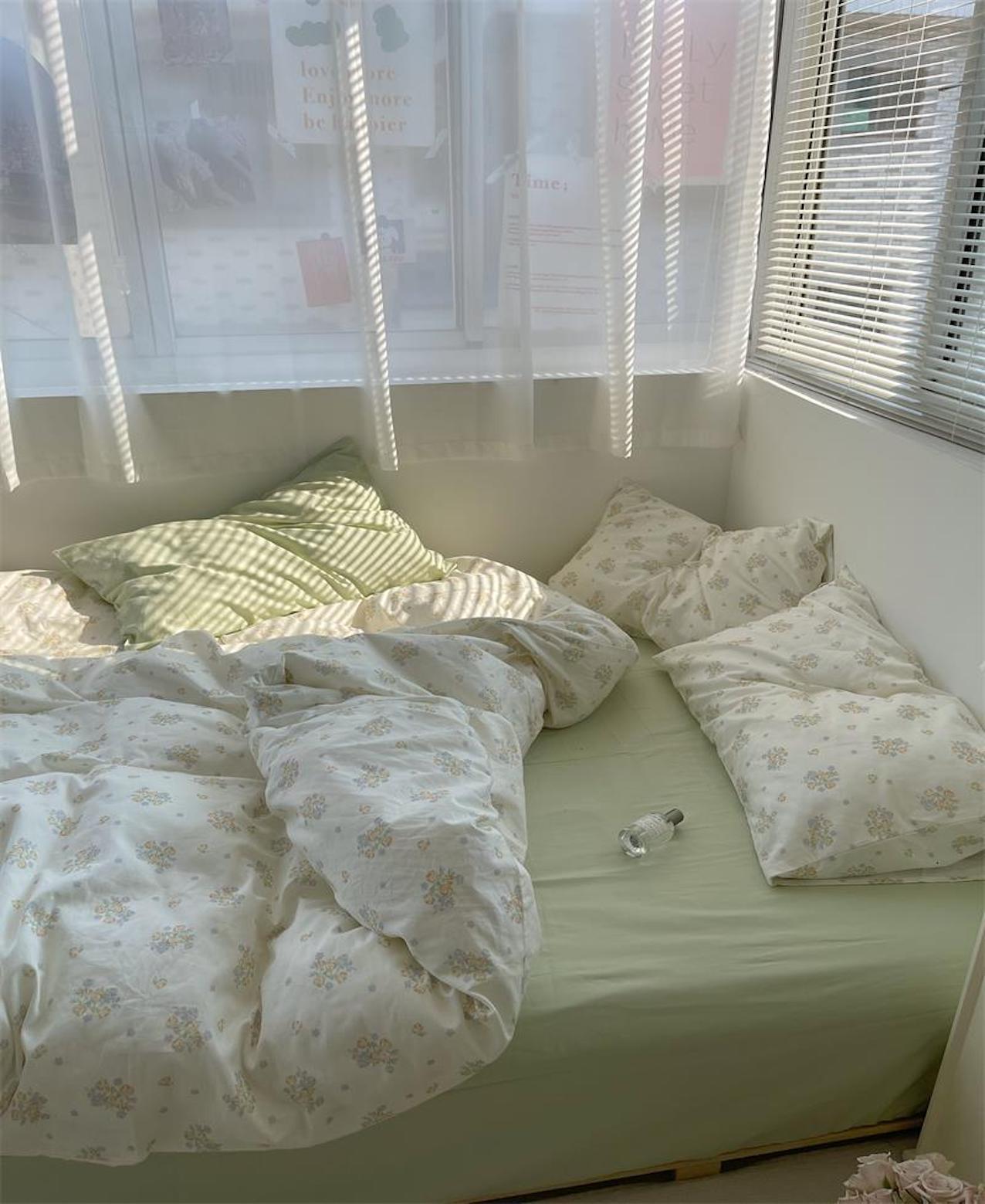 Petal Symphony Duvet Cover Set
