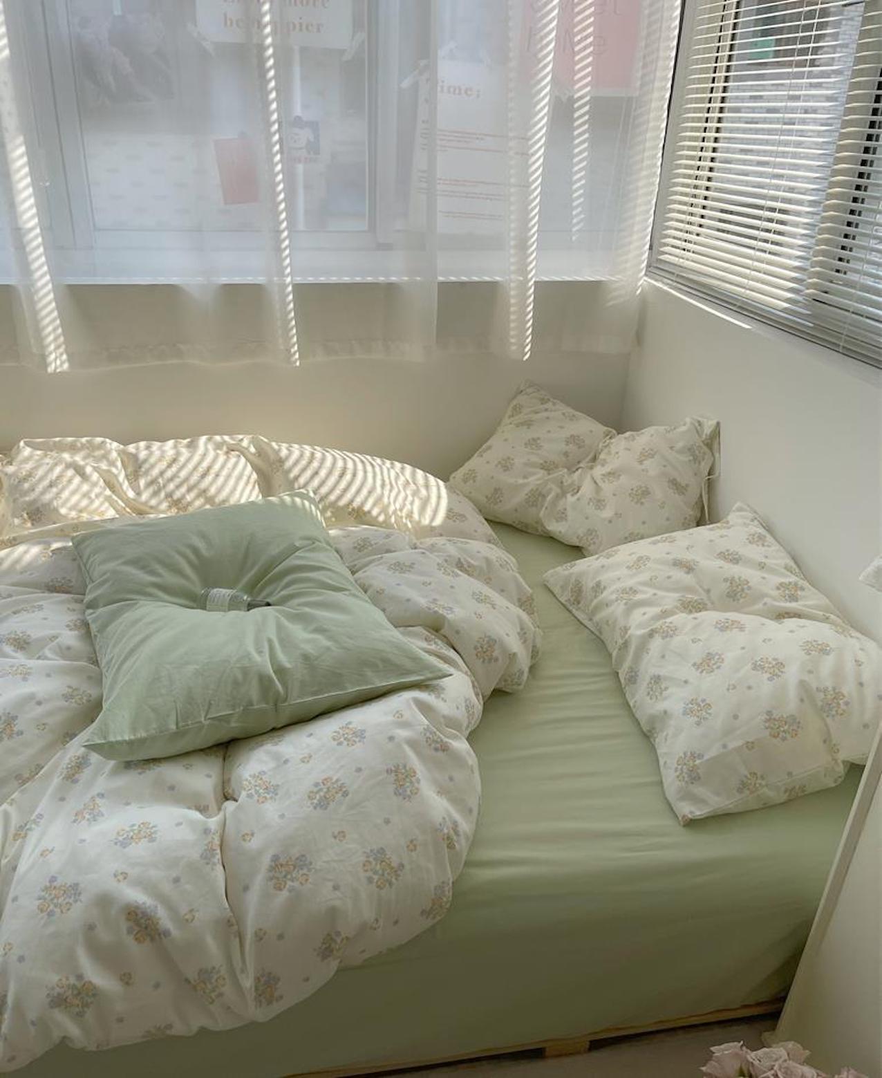 Petal Symphony Duvet Cover Set