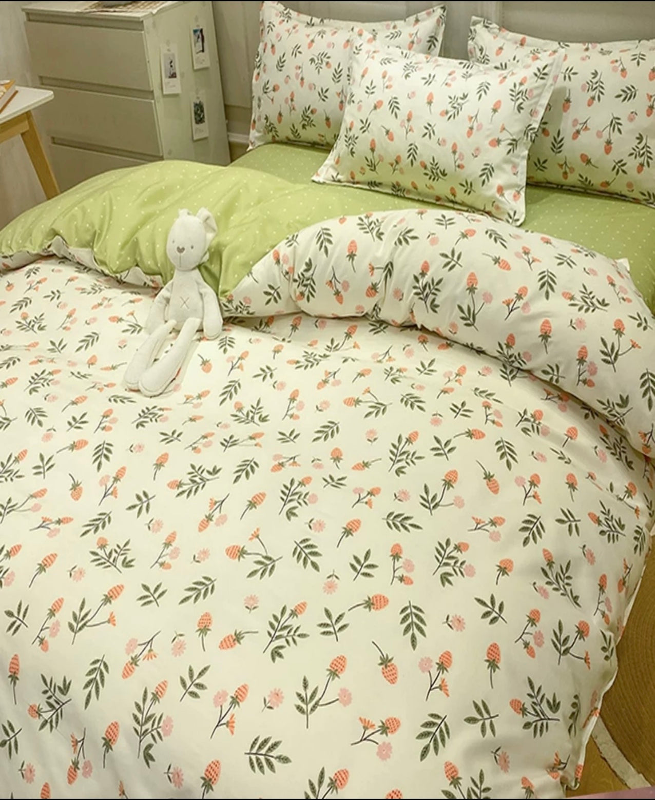 Strawberry Delight Duvet Cover Set