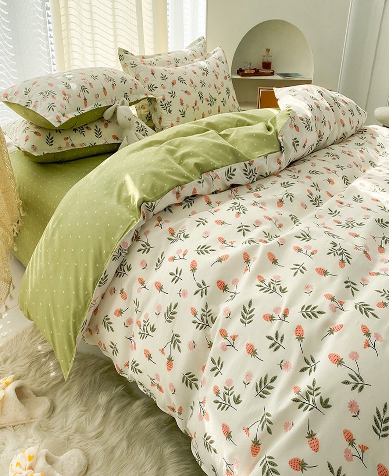 Strawberry Delight Duvet Cover Set