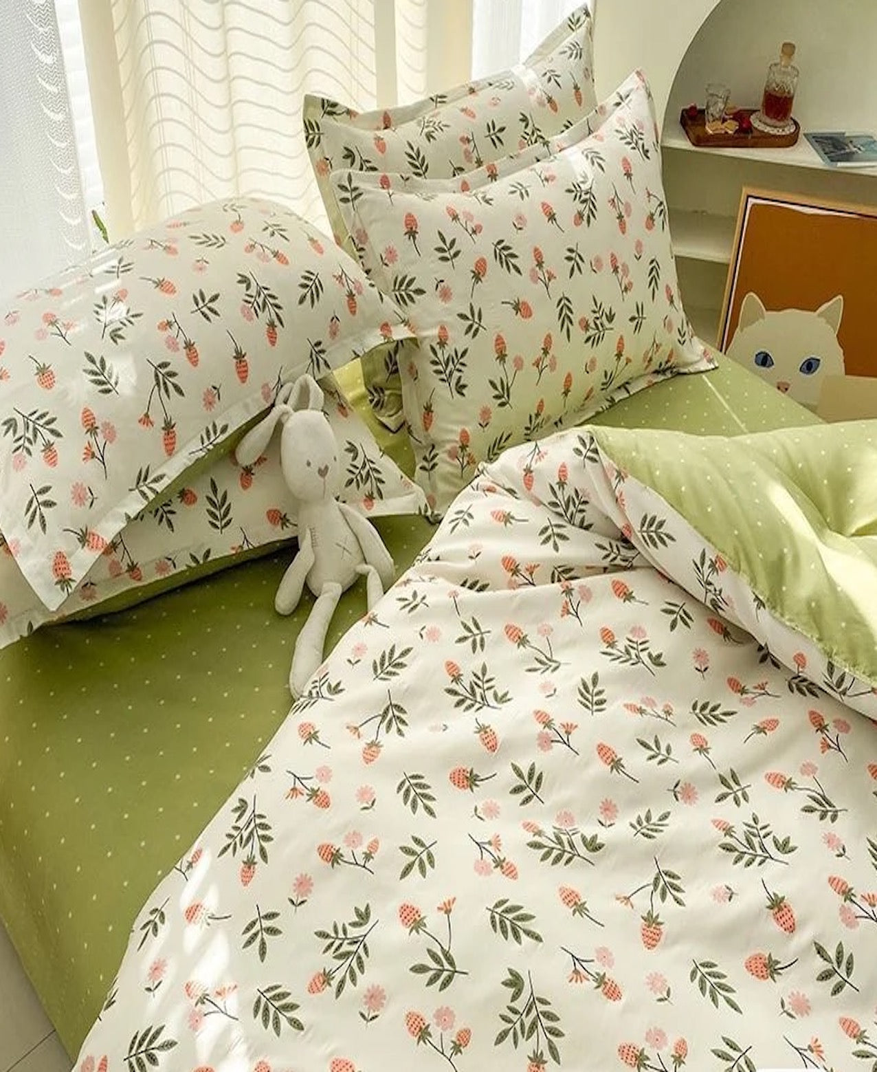 Strawberry Delight Duvet Cover Set